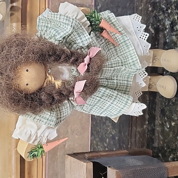 Lizzie High's 1992 "Annie Bowman With Rabbit Cage and Tag - Picture 9 of 11